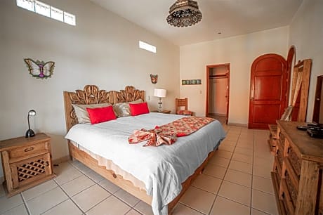 One-Bedroom Apartment with Sofa Bed