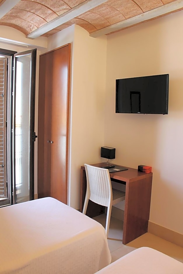 HOTEL ISLA PLANA