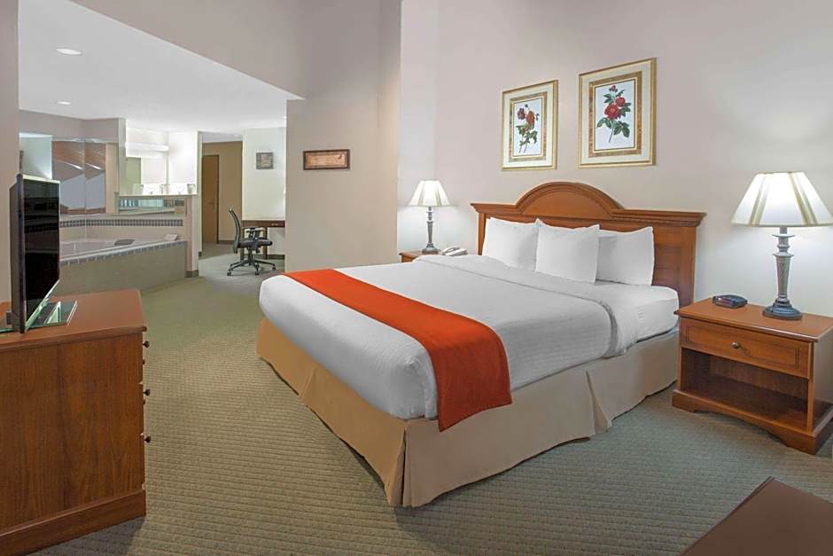 Baymont by Wyndham Freeport