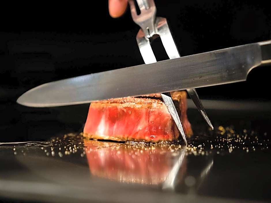 Hotel Shigira Mirage Beach Front