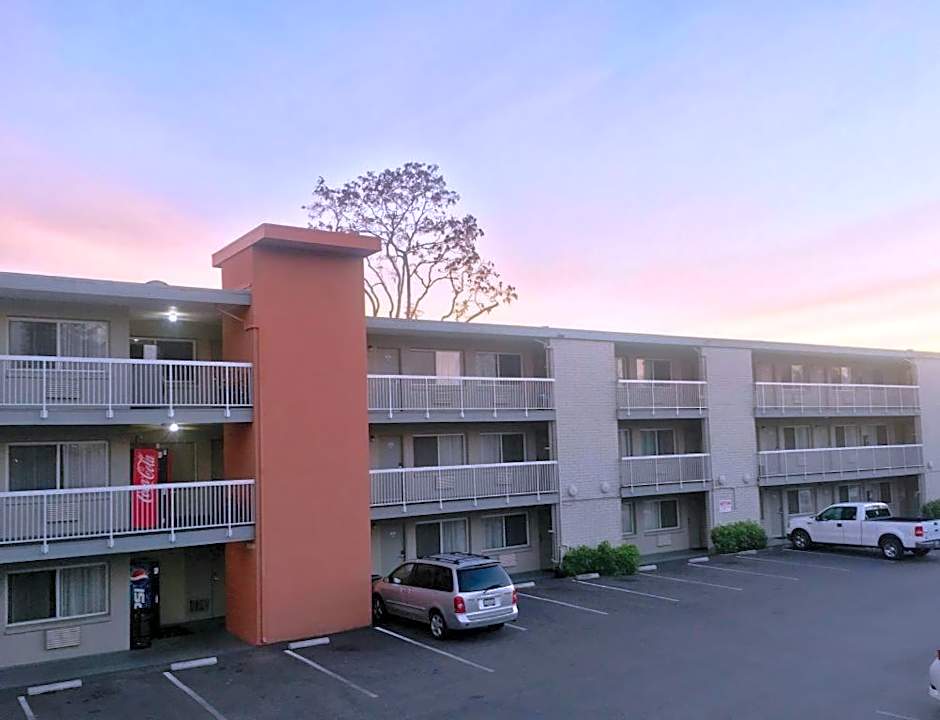 Pacific Motor Inn