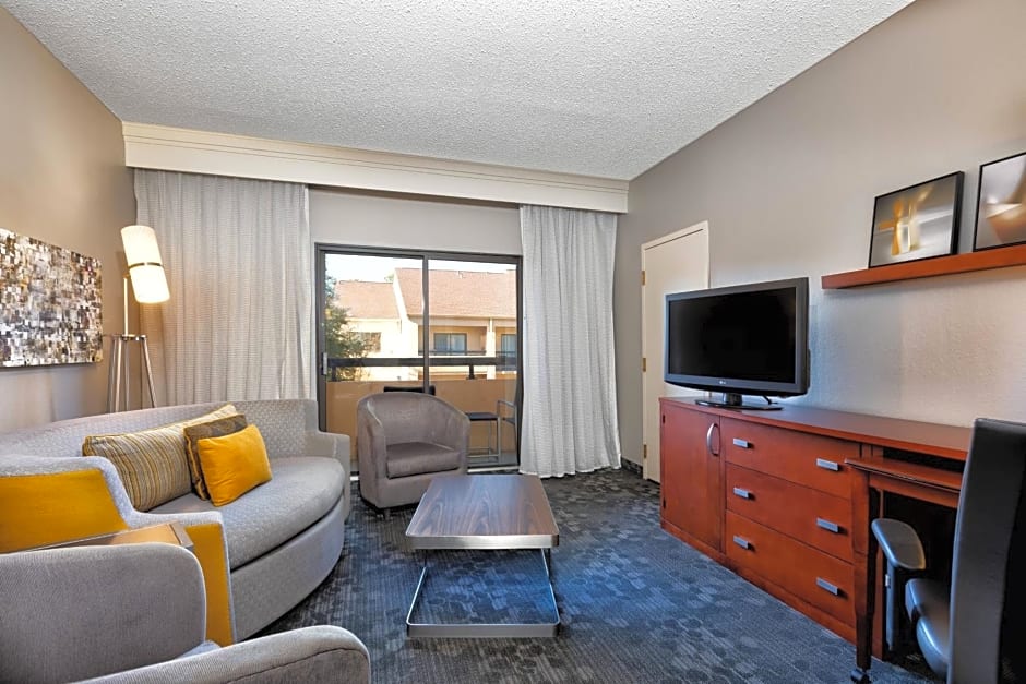 Courtyard by Marriott Dallas-Fort Worth/Bedford