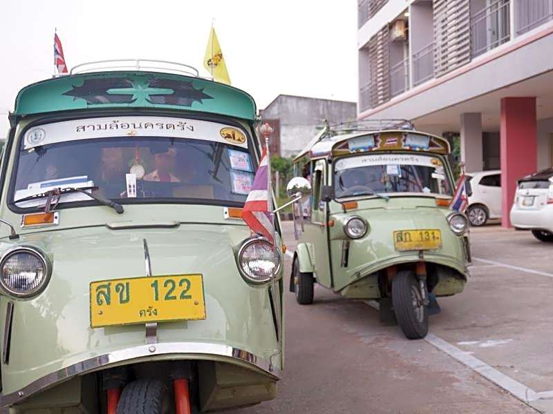 Chompu Nakarin Apartment