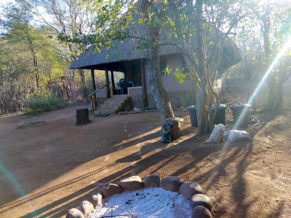 Nthakeni Bush & River Camp