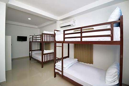 RedDoorz Plus Syariah at Polamas Andalas