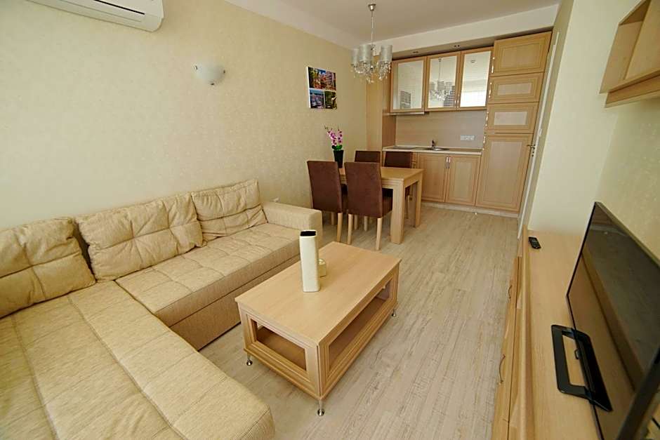 Harmony Suites Saint Vlas