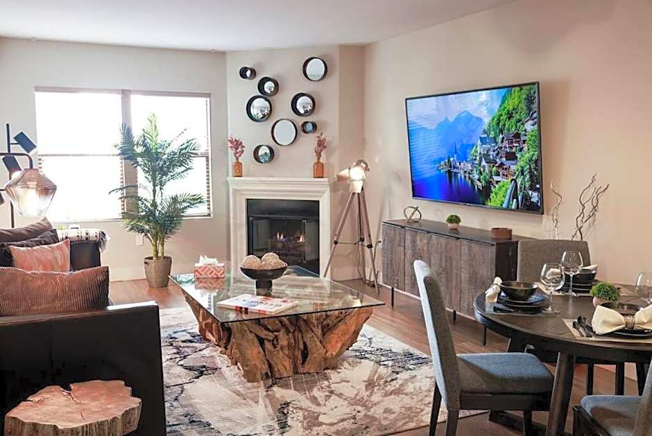 1 Bedroom XL Condo with King bed, Garden View, Parking Included