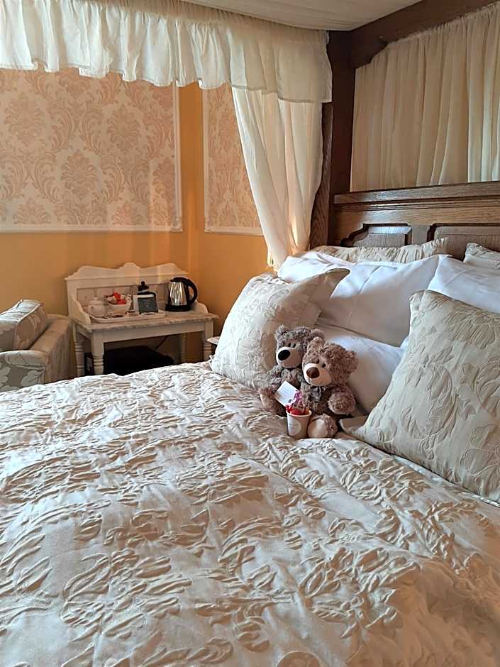 Min y Don Guest House