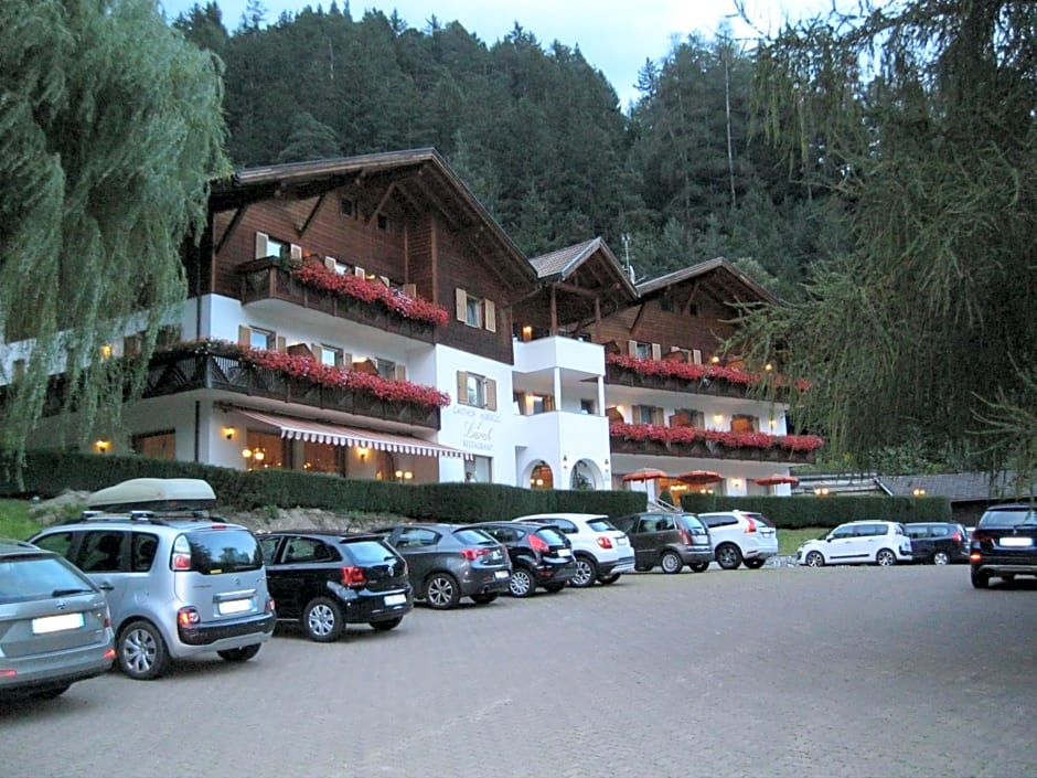Hotel Larch