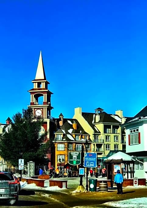 fully equiped Condo, pool and Spa only in summer