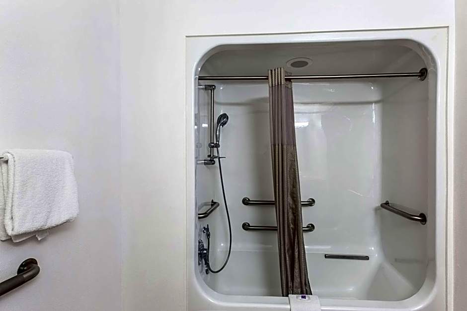 Motel 6-Baraboo, WI - Lake Delton-Wisconsin Dells