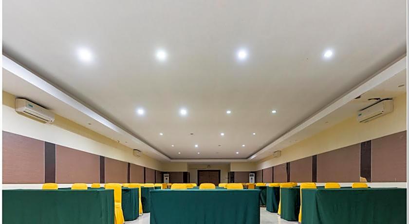 RedDoorz Plus @ Hertasning Area Makassar