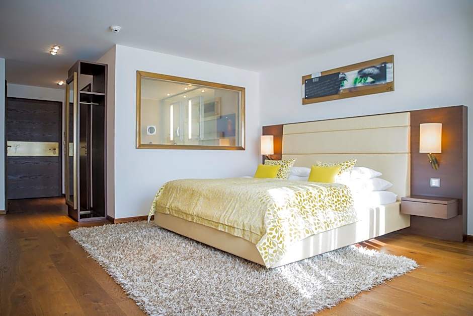 Iris Porsche Hotel & Restaurant