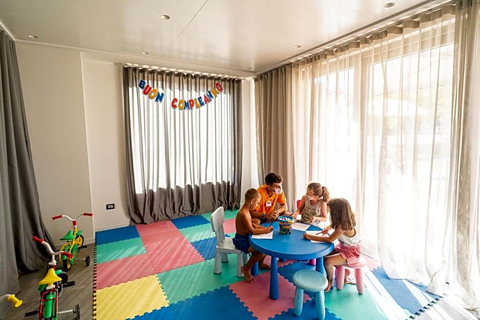 Nautilus Family Hotel