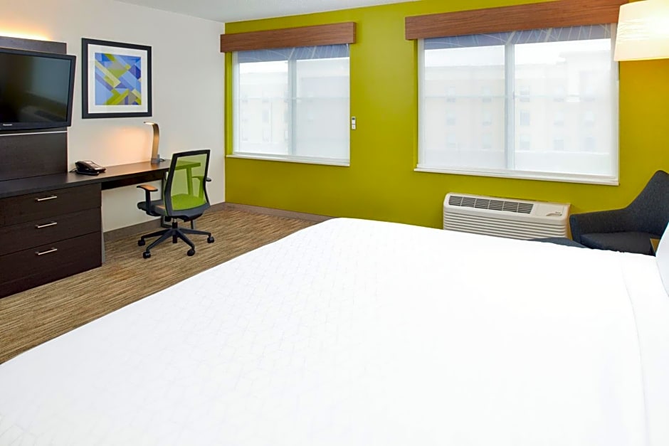 Holiday Inn Express Wixom, an IHG Hotel