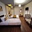 Queens Leriotis Hotel
