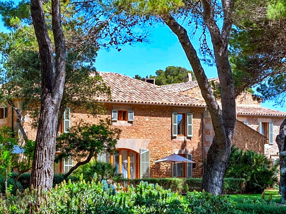 Can Simoneta - Adults Only