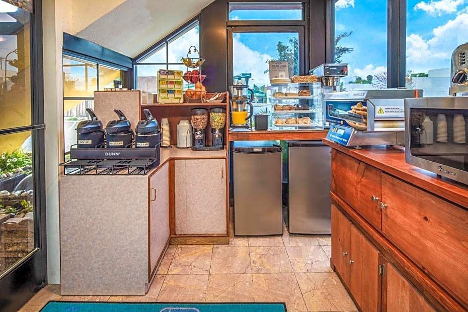 Travelodge by Wyndham Burbank-Glendale