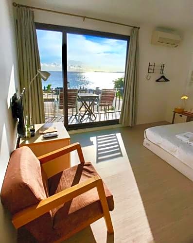 Deluxe Double Room with Sea View and Balcony — 8 fotoğraftan 1. fotoğraf