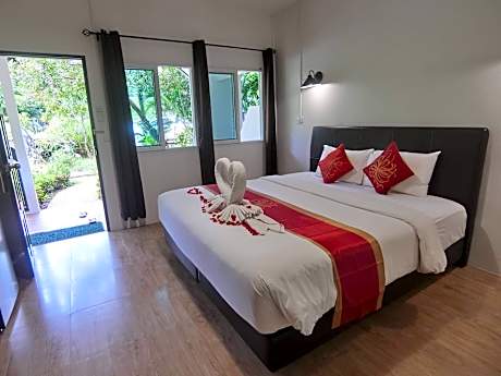 Standard Double Bed