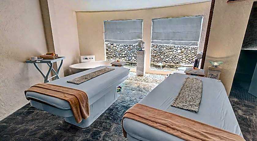 WakaGangga Hotel