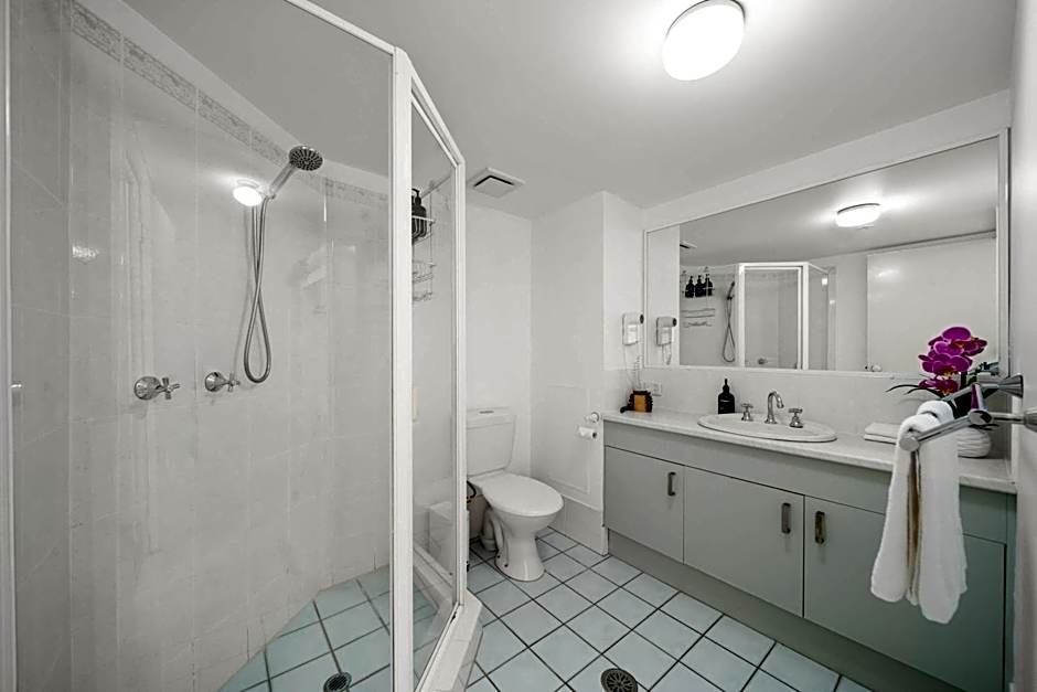 Surfside Buddina Beachfront 3bed Apt - Direct Beach Access
