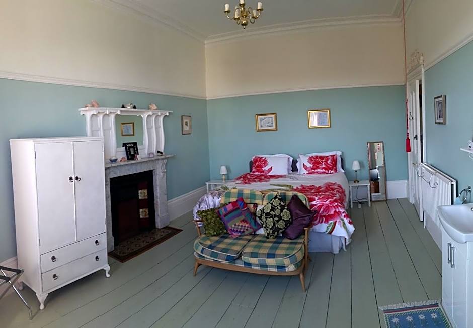 Photo 1 of 18 of Larger 1 King Bed