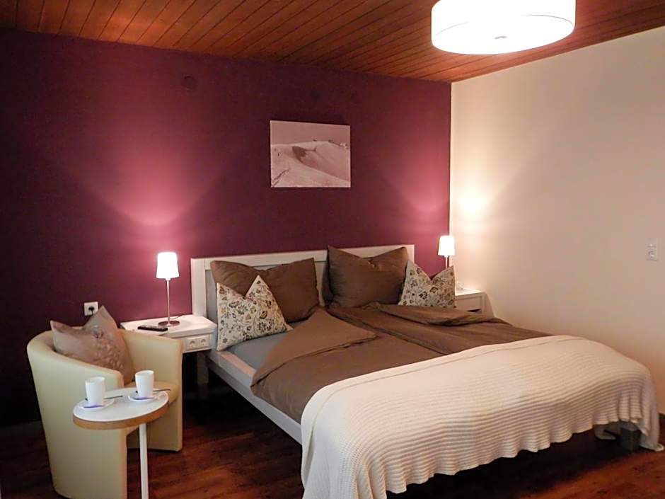 Dahoam by Sarina - Rooms & Suites