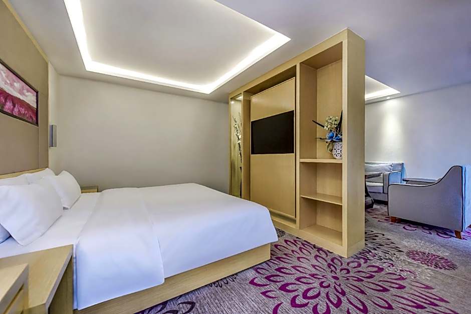 Lavande Hotel Luzhou Jiale Century City