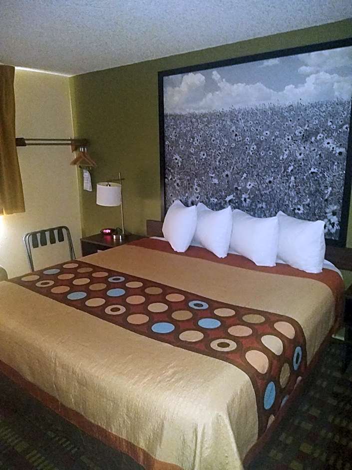 Super 8 by Wyndham Craig