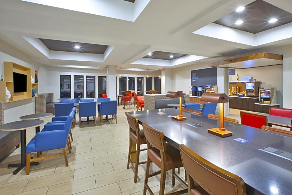 Holiday Inn Express Niles By IHG