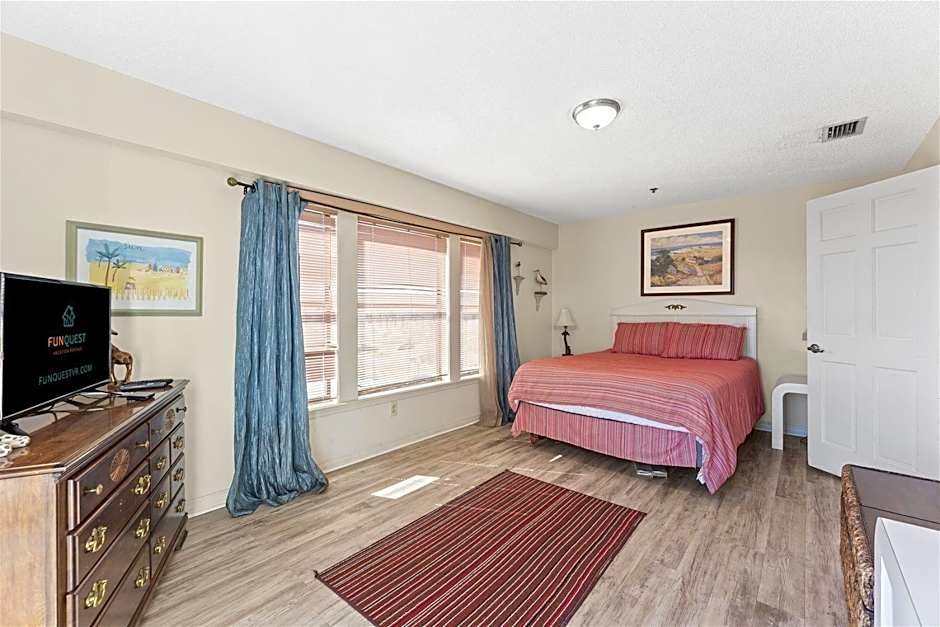 1302b St Thomas Square