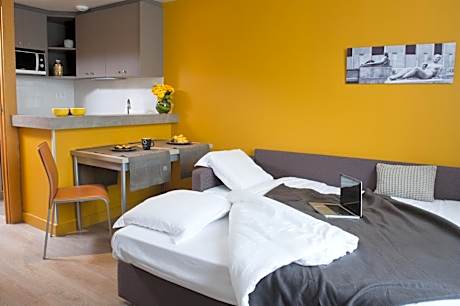 Studio (2 Adults)