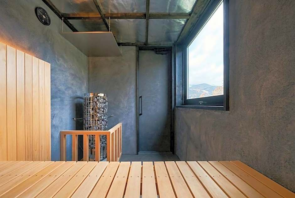 Reposer Hakuba Hotel and Offsite Villa
