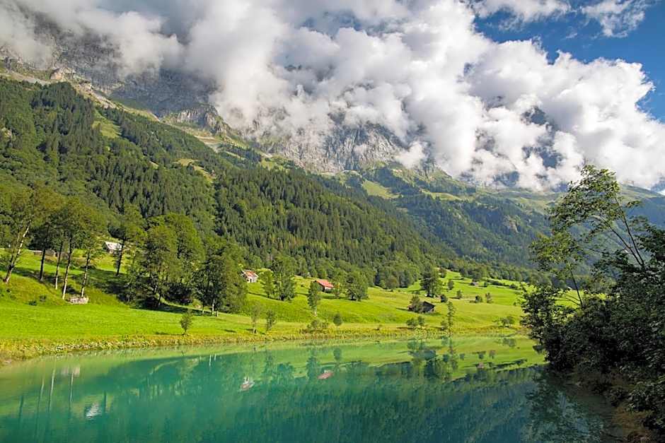 Berghotel Gadmer Lodge - dein Zuhause in den Bergen am Sustenpass im Berner Oberland
