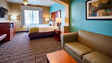 King Suite with Sofa - Disability Access/Non-Smoking