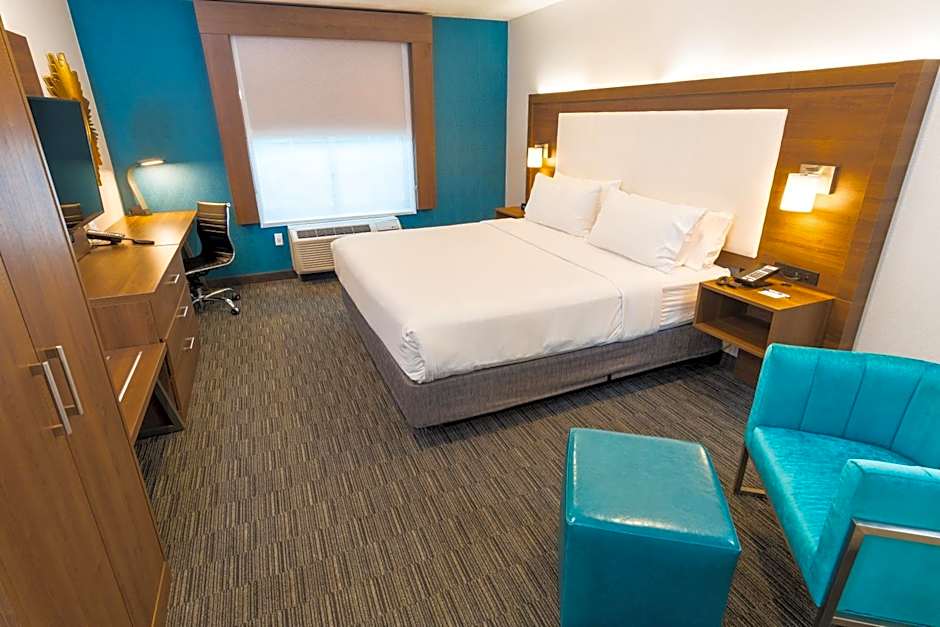 Holiday Inn Express Hollywood Walk of Fame By IHG