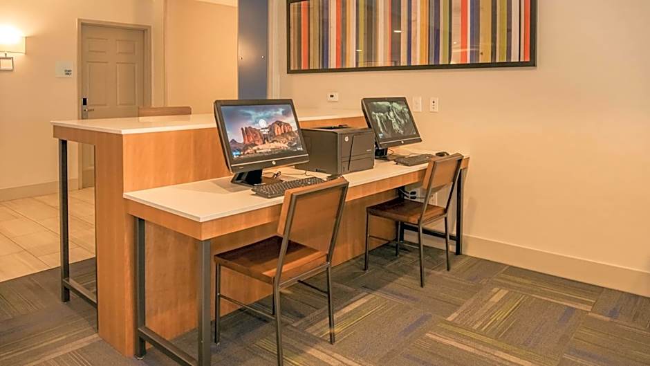 Holiday Inn Express Porterville By IHG