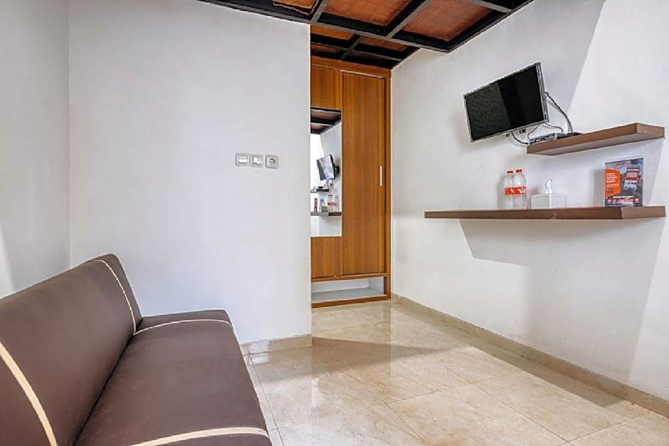 RedDoorz Syariah @ Jl. Cengger Ayam Dalam