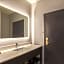 La Quinta Inn & Suites by Wyndham Knoxville East