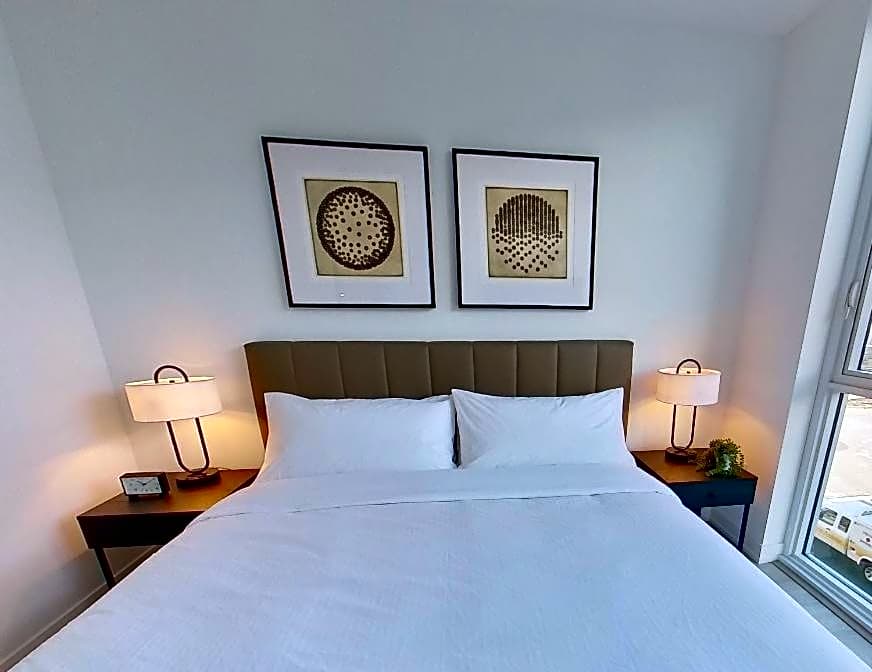 Level Long Beach - East Village