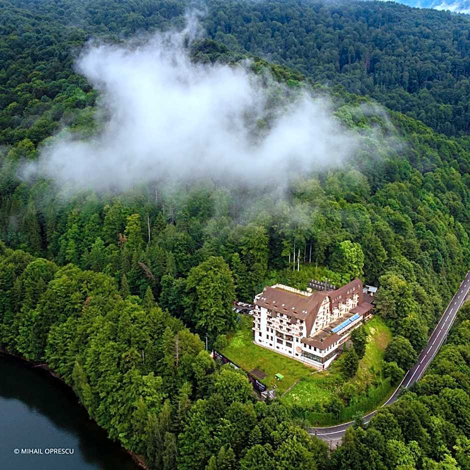 Hotel Valea cu Pesti