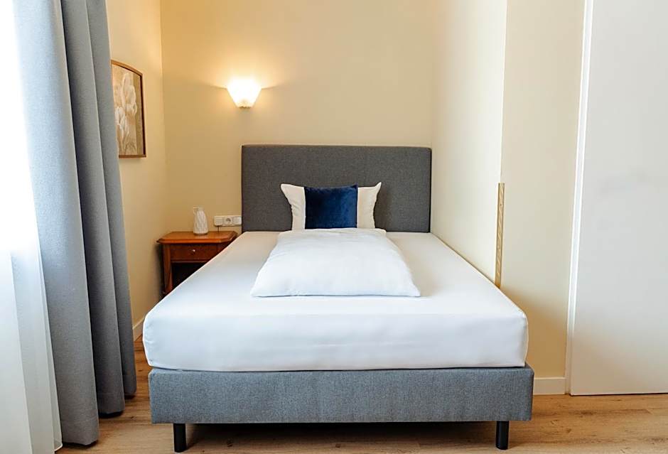 Hotel Altmünchen by Blattl