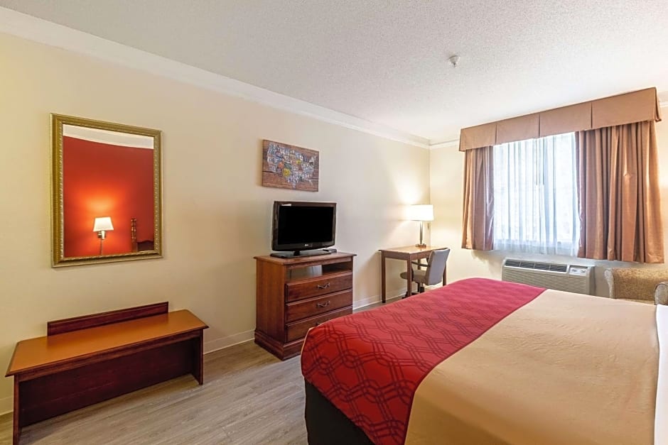 Econo Lodge Inn & Suites Douglasville