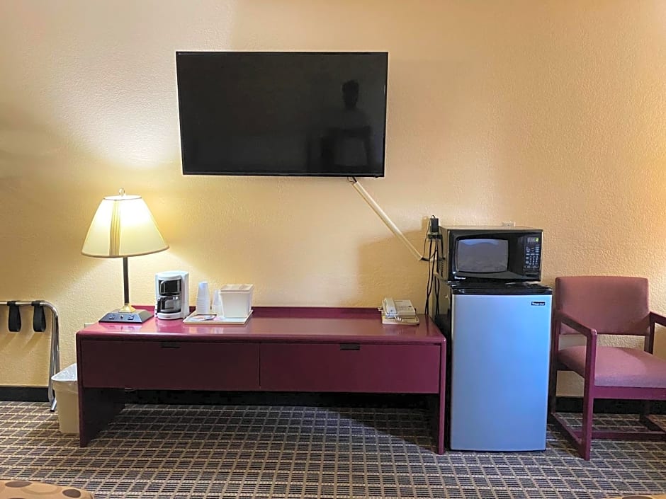 America's Stay Inn Stewartville