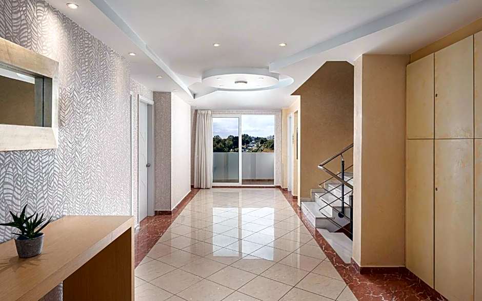 Kreoli Suites Glyfada