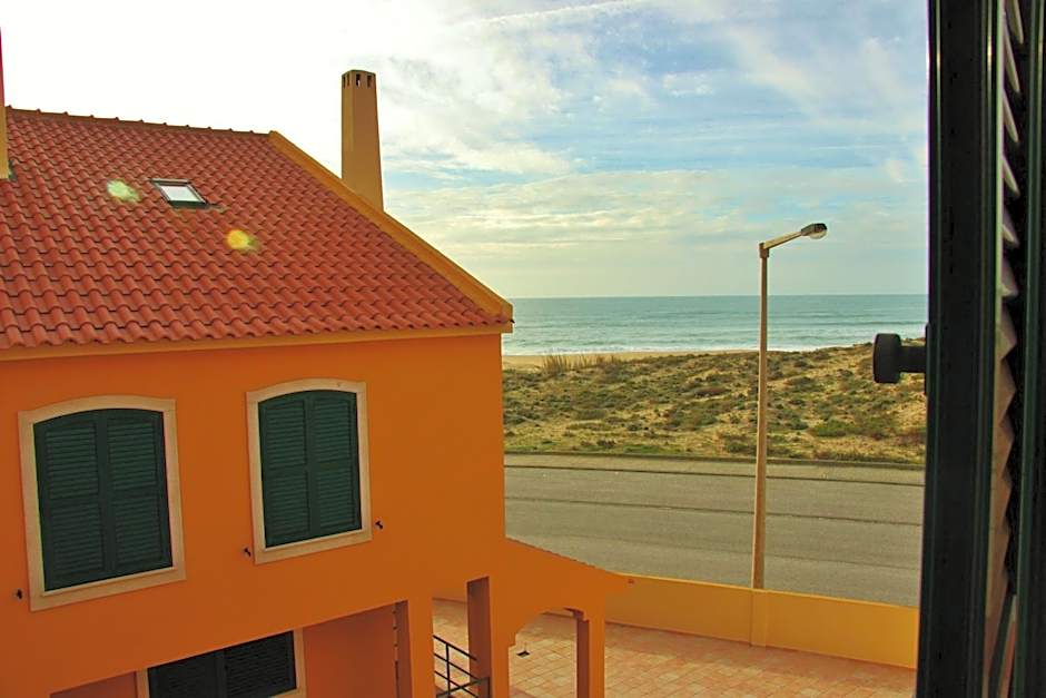 Supertubos Beach Hostel