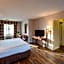 Studio City Court Yard Hotel
