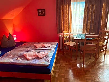 Standard Twin Room with Mountain View