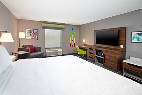 1 King Bed Nonsmoking
